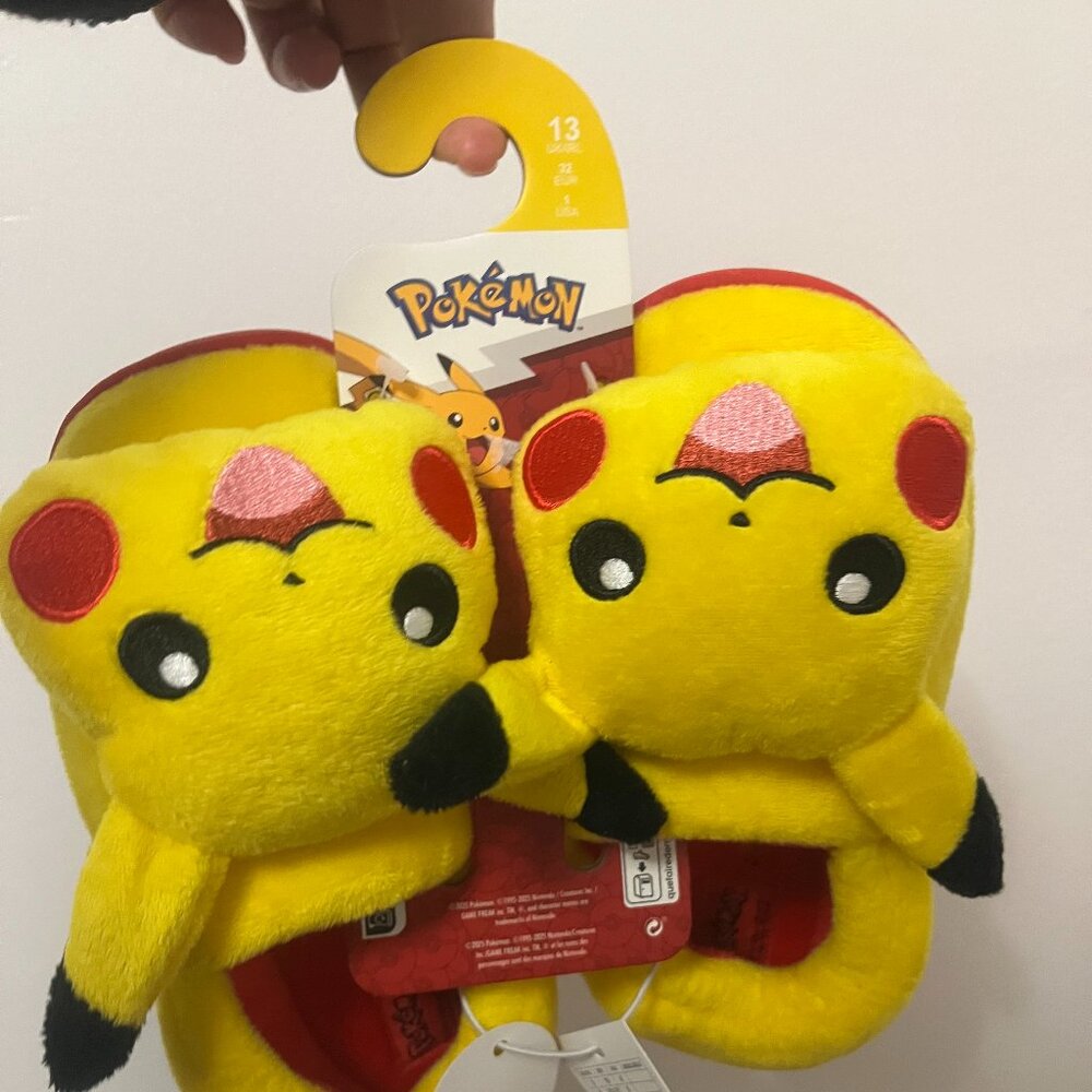 Kids Pokemon Plush Pikachu house slippper/shoe size 1 big kids USA NWT